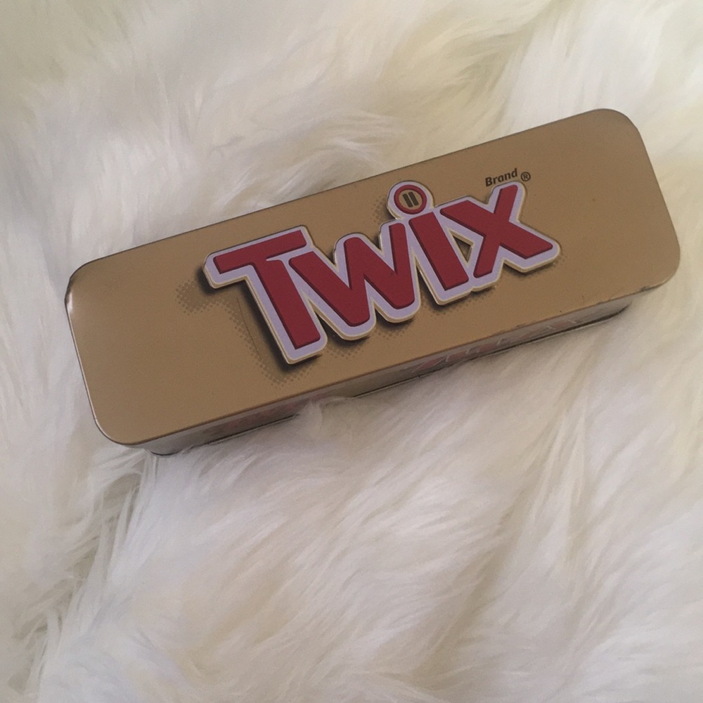 🥓Cute Twix metal tin🥓